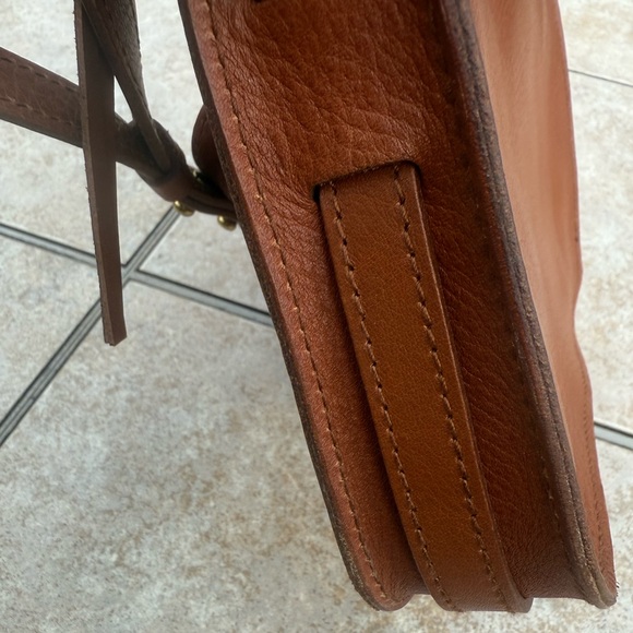 Madewell The Simple Leather Crossbody Bag - Picture 7 of 16